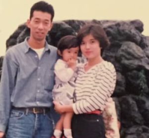 佐藤栞里さんとご両親の画像